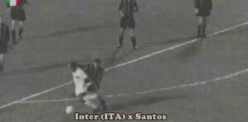 而且,不论是出于职业精神还是荣誉感,贝利在这些友谊赛中也颇为尽力