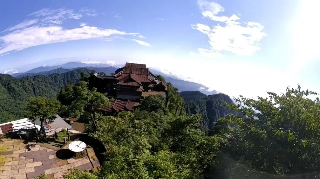 入伏了,峨眉山这两个地方太静心了