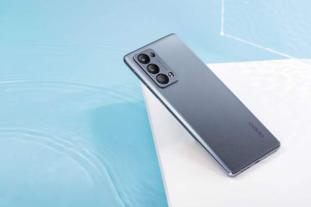 与晴海相反的静谧opporeno6pro月海图赏商务风拉满