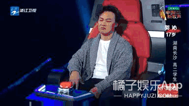 还记得赢了希林娜依高的郭沁吗她摘掉眼镜后好漂亮