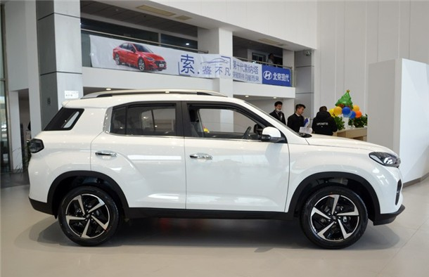 适合家用的合资suv 实拍2021款北京现代ix35