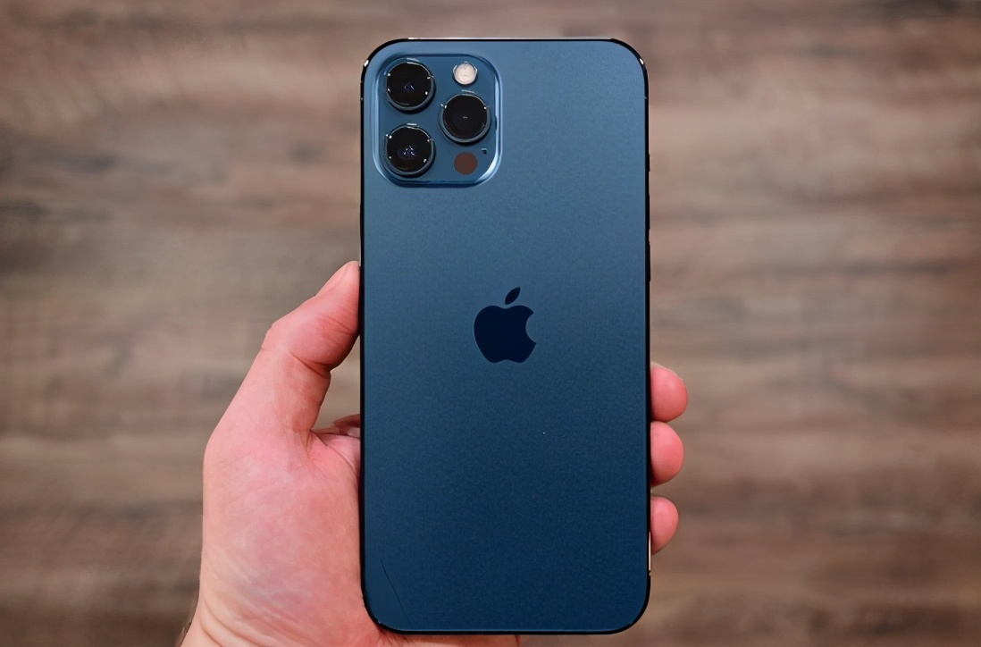 iphone13pro三个摄像头,iphone11pro摄像头 iphone 13 pro 最新爆料来了!摄像头面积大到惊人