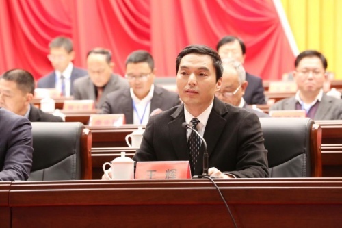 秘书长,常委和执委;伟星集团有限公司董事长,总裁章卡鹏当选市工商联