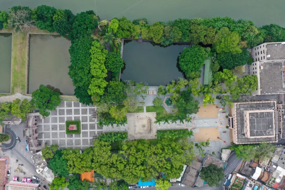 位于东莞市区西博厦村的可园,是岭南园林的代表作,为清代广东四大名园