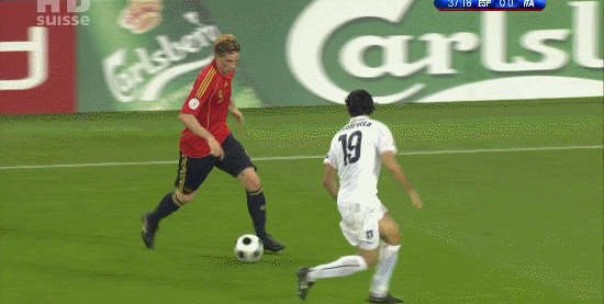 变向扣球,超强启动爆发力,浑然天成的全能前锋托雷斯_凤凰网体育_凤凰