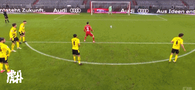 莱万戴帽哈兰德双响难救主拜仁42逆转多特上演四球翻盘