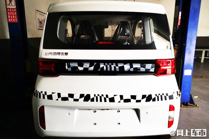 宏光五菱mini ev,宏光五菱mini ev敞篷 五菱高端宏光miniev曝光尺寸加长动力提升卖4万你买么