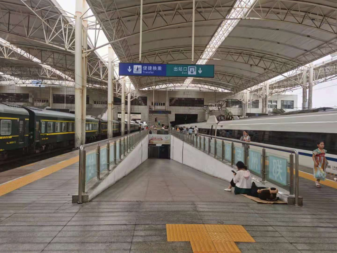 封闭的郑州火车站站台.图/受访者提供