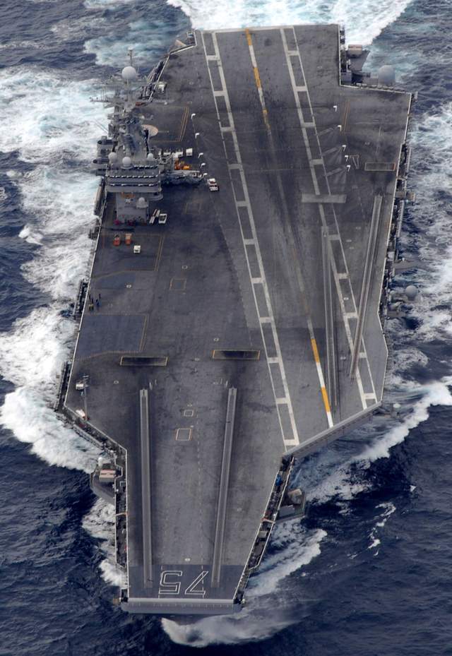 小编搜集的"杜鲁门"号(cvn-75)航空母舰飞行甲板部分图,不含有军事
