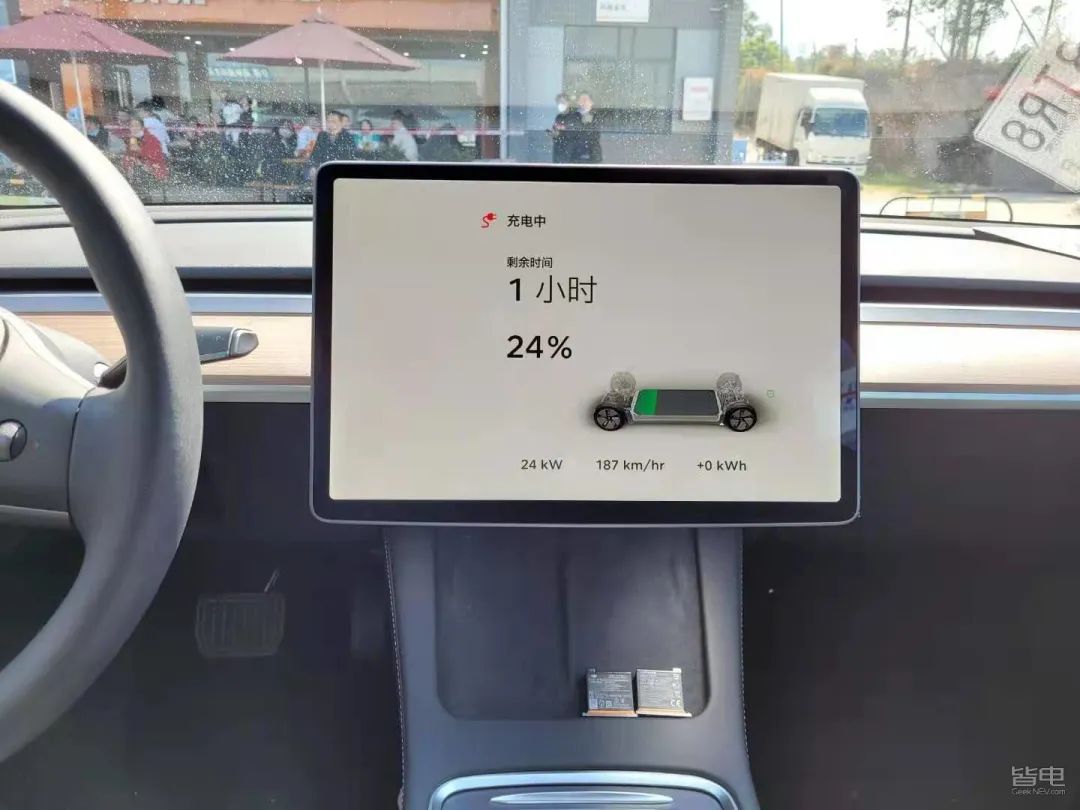 春运作死挑战又来了这次我们9人3车用自动驾驶跑完了全程