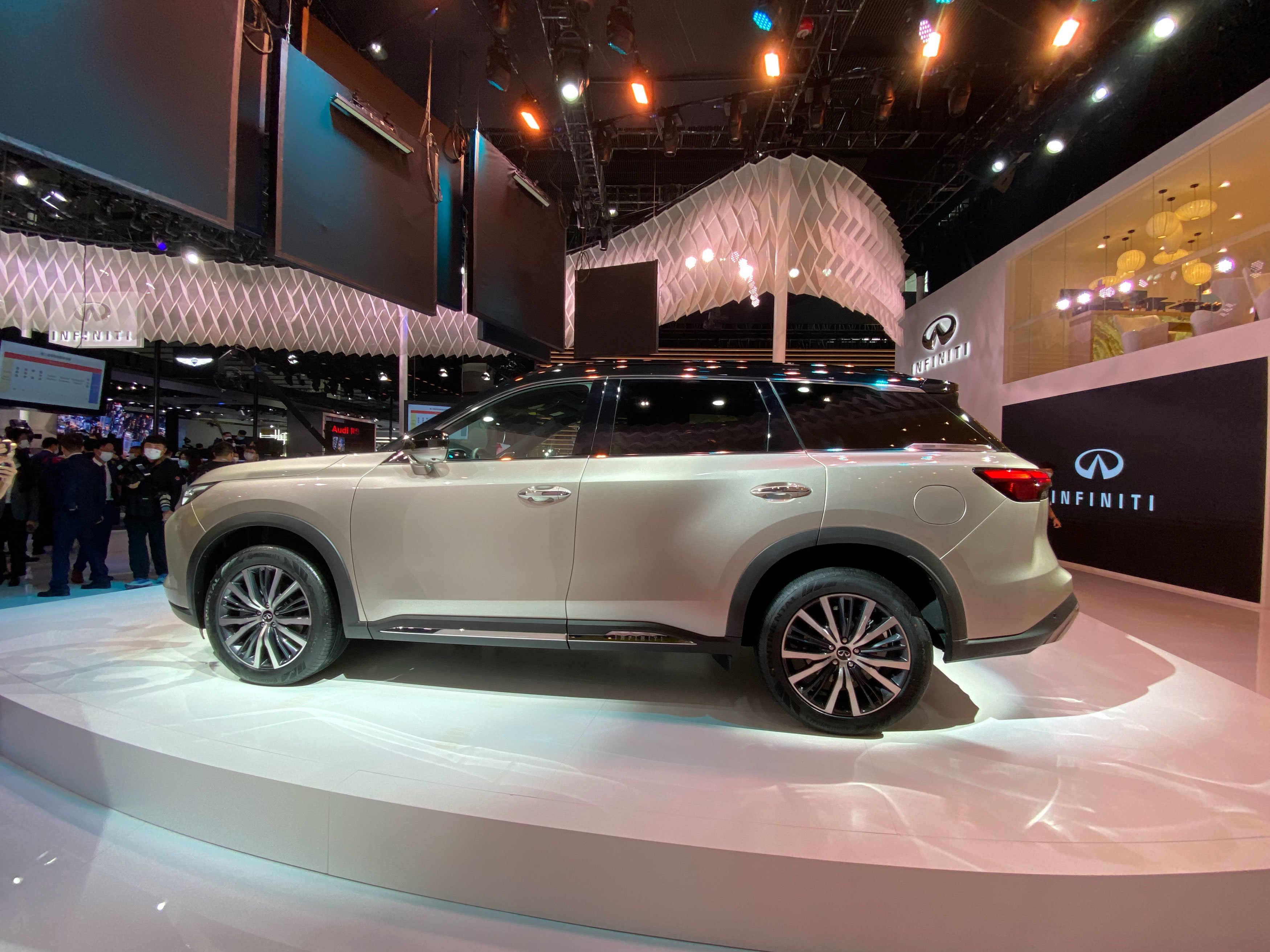 2021广州车展东风英菲尼迪全新qx60首发