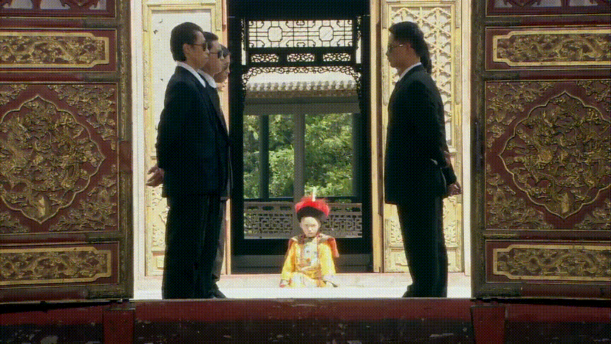穿龙袍的这位↑就是雷哥.