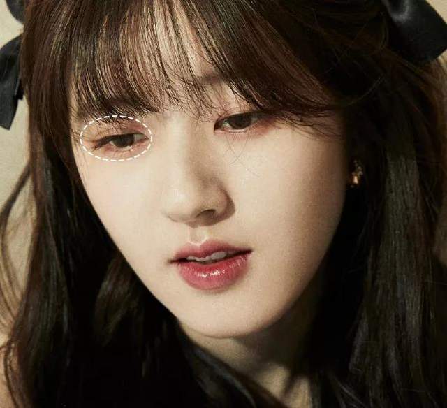 时尚></p></a>快讯>正文> 例如肉丝这个妆,虽然眼影若有似无,但还是能发现眼周