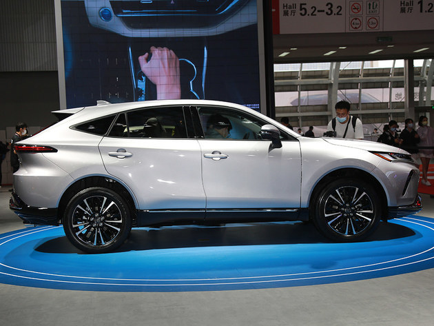 2021广州车展广汽丰田威飒实拍定位中型轿跑suv