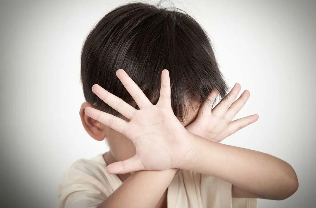 18岁自闭症男孩,字迹堪比"印刷体,网友直呼:难道是天才?
