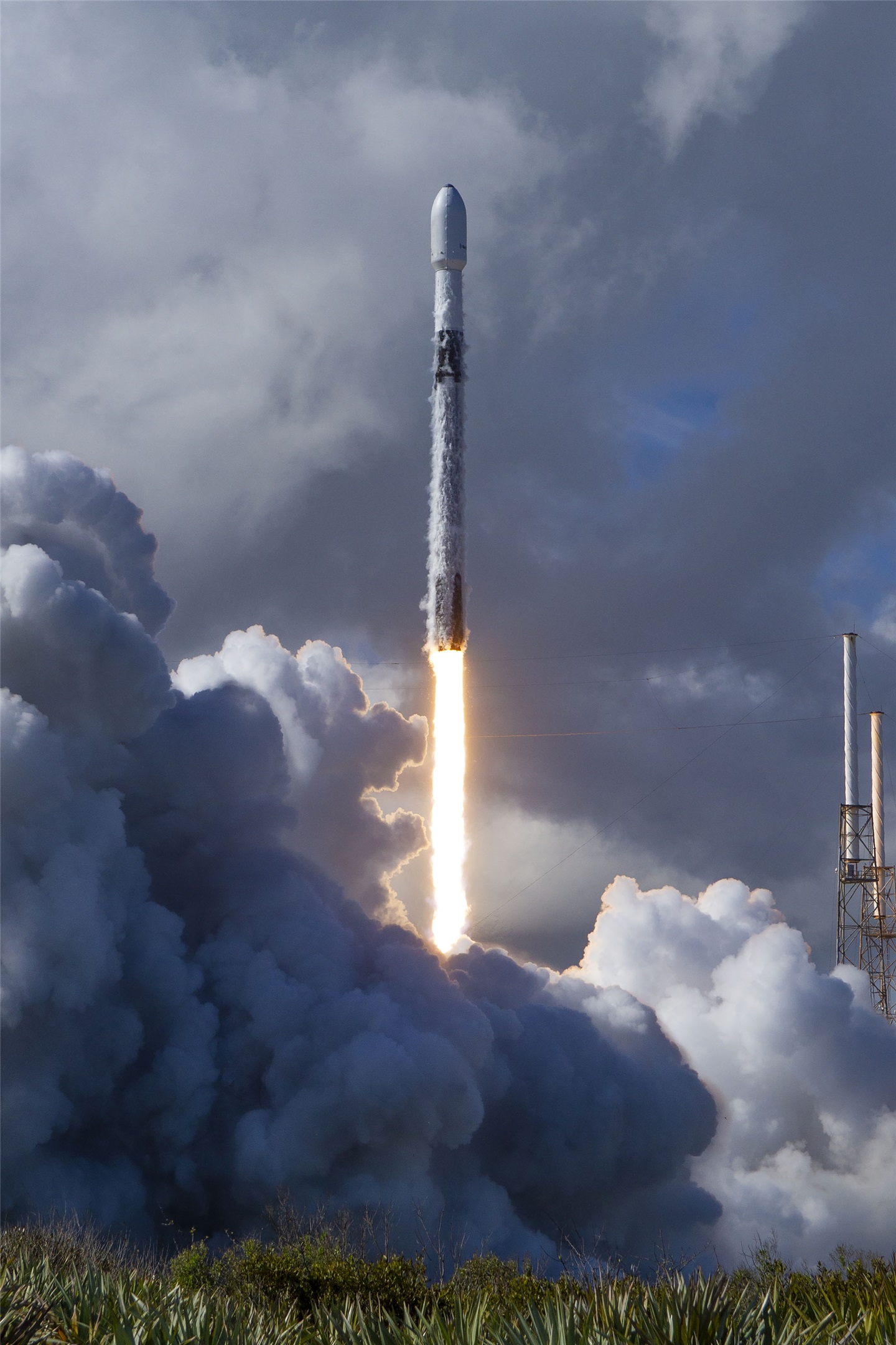 猎鹰9 号火箭九连胜,spacex 再发射 60 颗星链卫星上太空