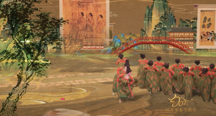 仿唐三彩的服装,脸上的