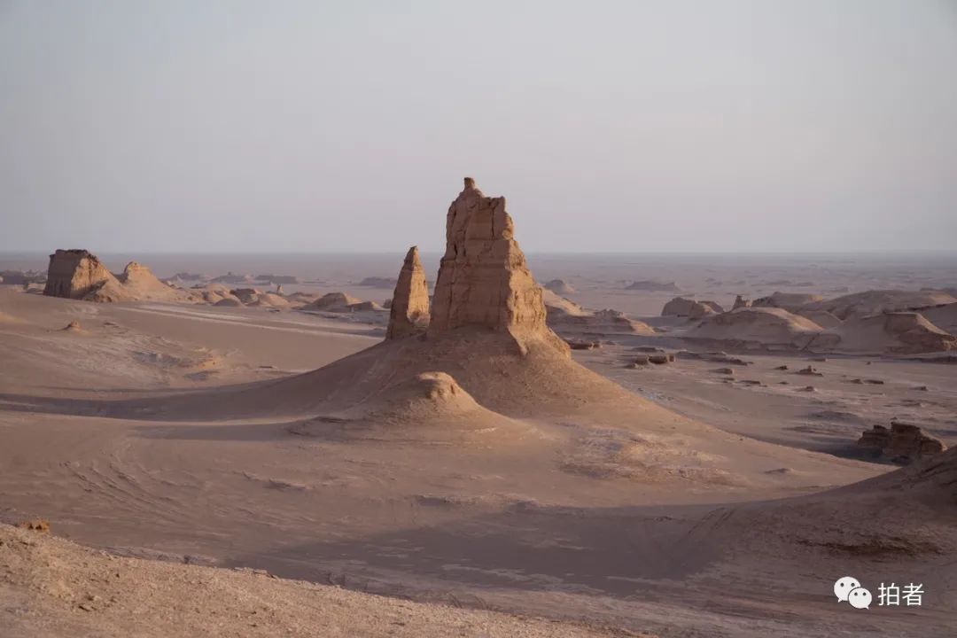 伊朗,西南处的卢特沙漠 ,是全球最干燥与最热的地方.