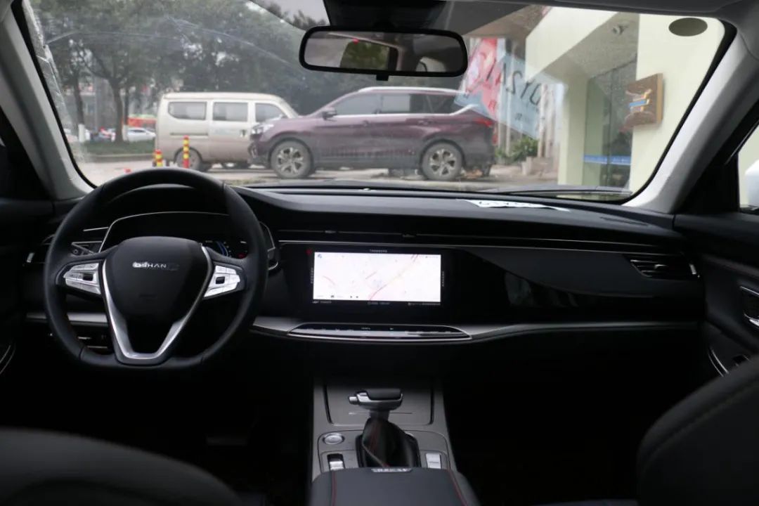 67就探店的初步接触而言,2021款长安欧尚x7在外观内饰设计,空间舒适