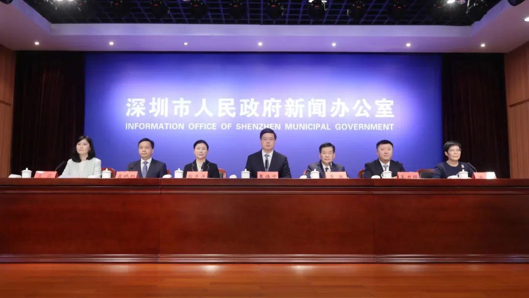 深圳市委副书记,市长覃伟中,市委常委,常务副市长黄敏,以及深圳市发改