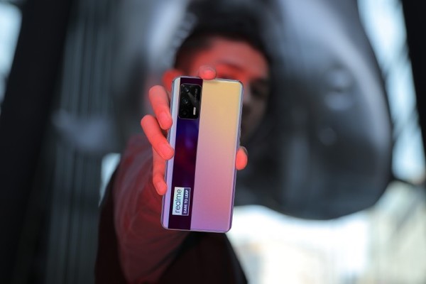 真我gtneo全球首发天玑1200性能越级实力破门得分