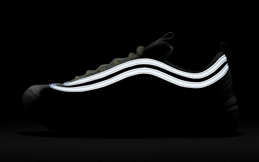 这款全新的 nike air max 97 "reflective logo" 发售价格为 170 美元