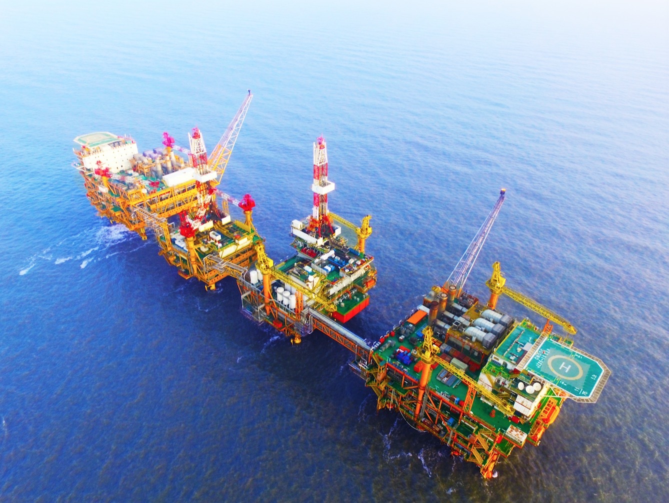 渤海油田建成我国第一大原油生产基地年产原油超三千万吨