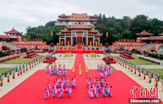 福建湄洲岛举行妈祖春祭大典