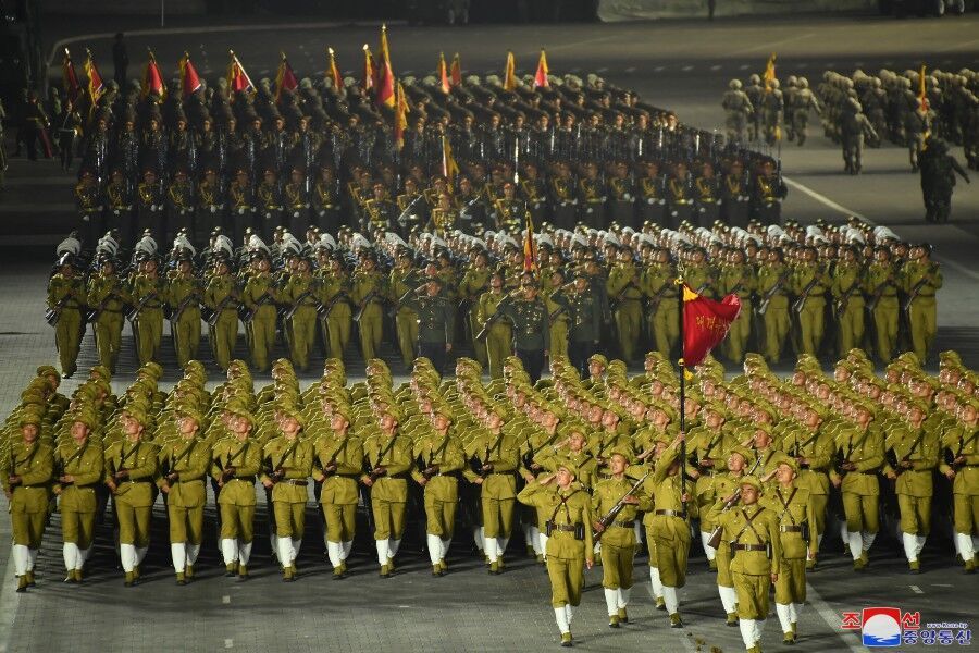 朝鲜25日夜间举行阅兵洲际导弹高超音速武器亮相