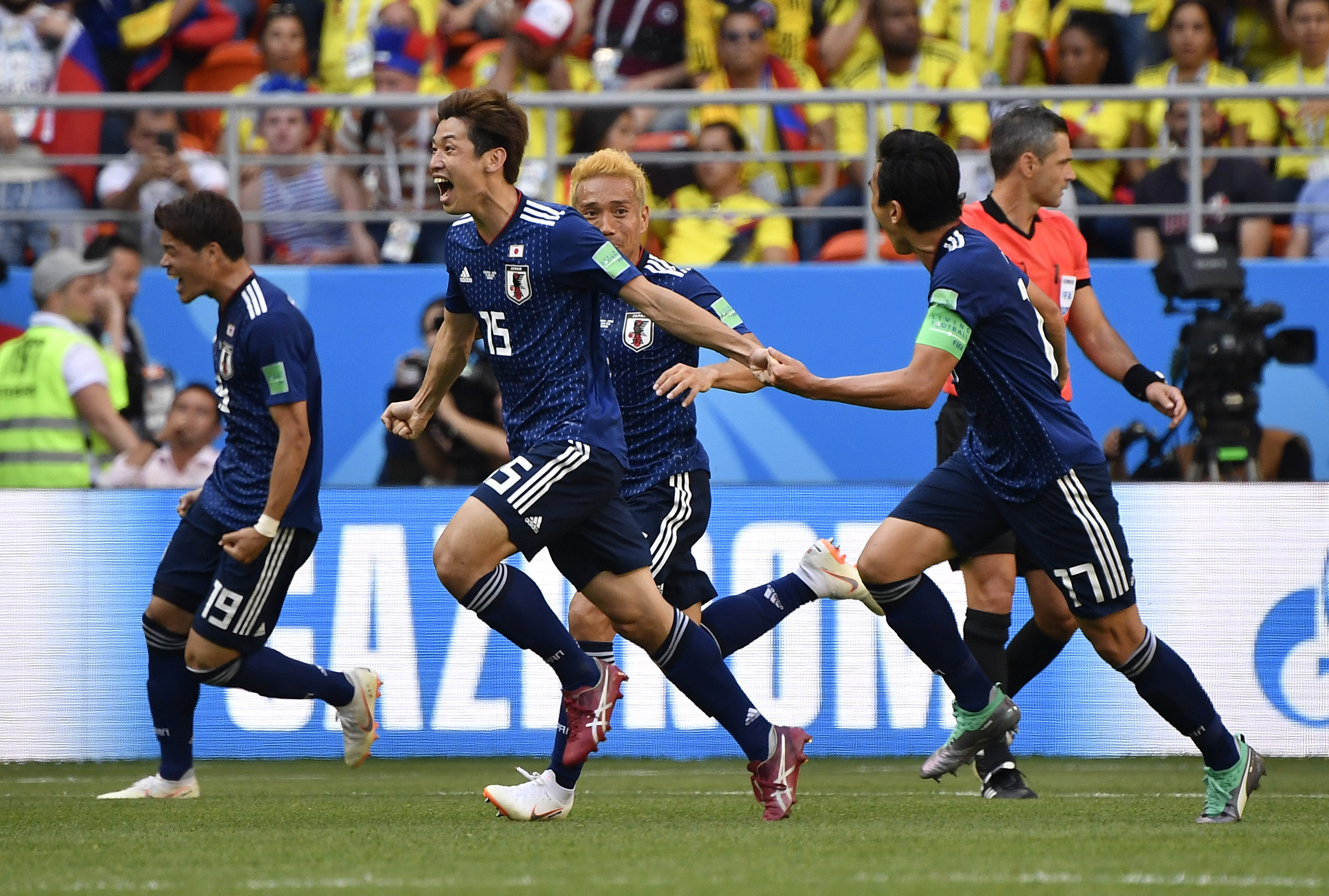 2018年6月19日，在俄罗斯世界杯足球赛H组小组赛中，日本队以2:1战胜哥伦比亚队。