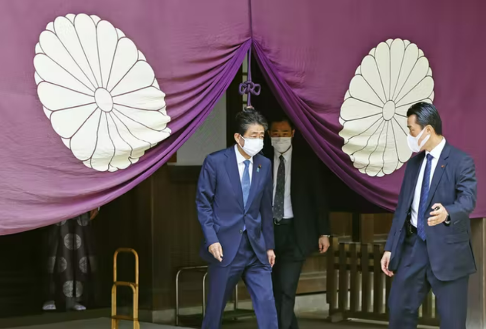 日本前首相安倍晋三参拜靖国神社