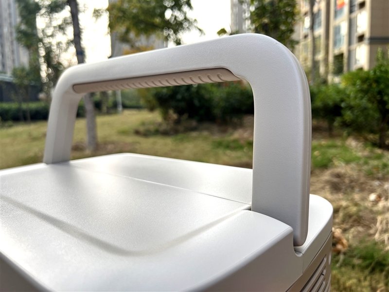 有它户外用电更安心!电小二自主研发户外电源800Pro评测:双快充1.7小时就满血