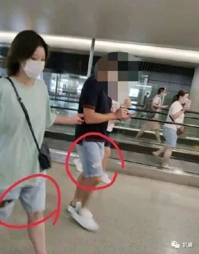 而且贵圈很多活动里品牌方都会送衣服,你说男女明星之间频繁撞情侣款