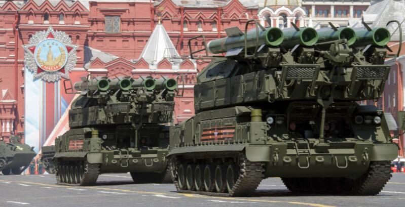 乌军声称乌军无人机击毁俄军山毛榉地空导弹发射车