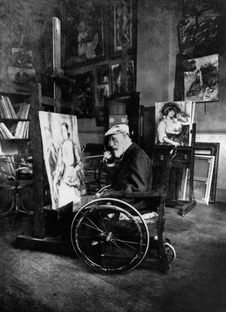 雷诺阿坐在轮椅上，创作《蒂拉·杜里厄》。