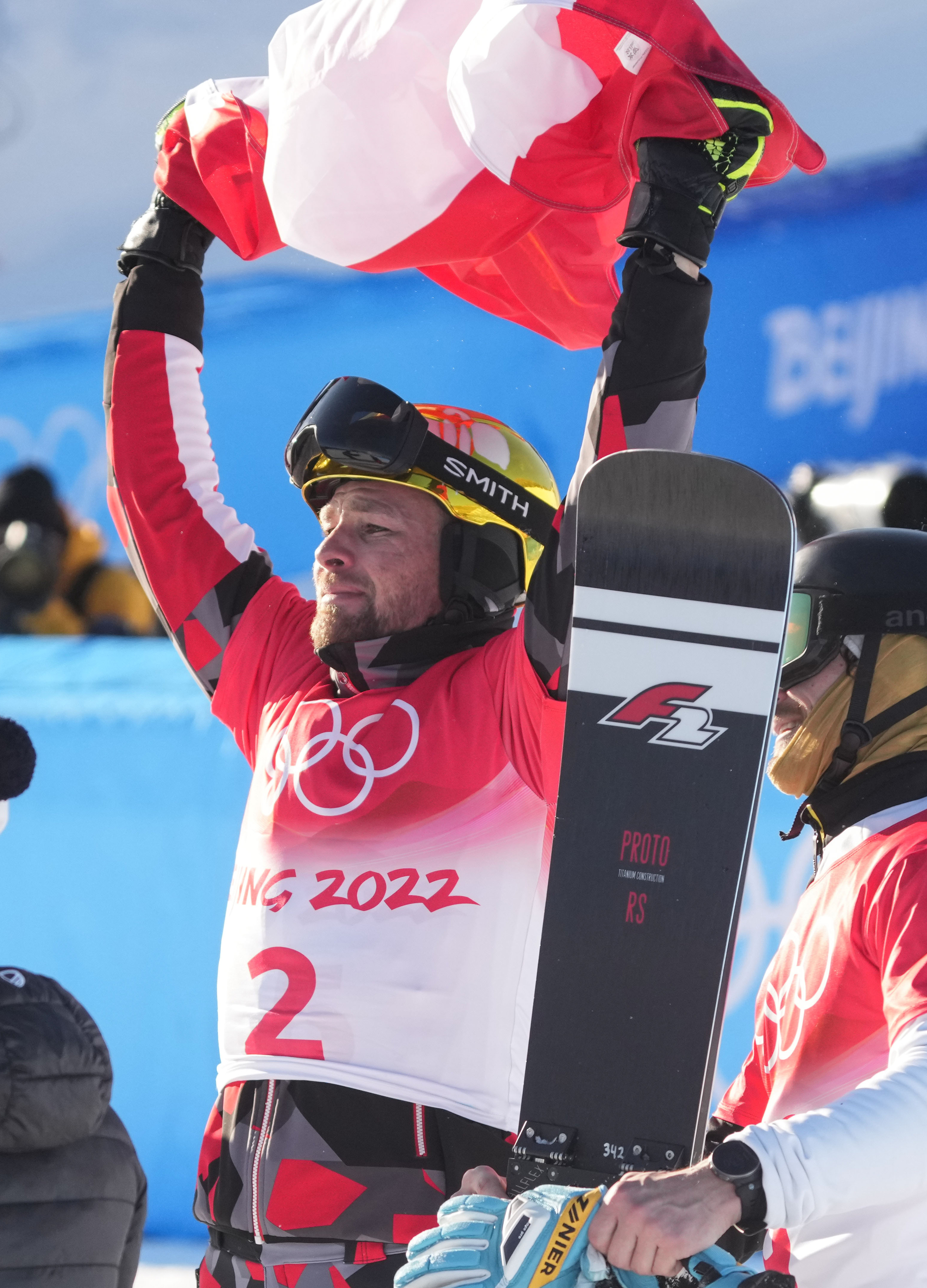 冬奥单板滑雪男子平行大回转奥地利选手夺冠