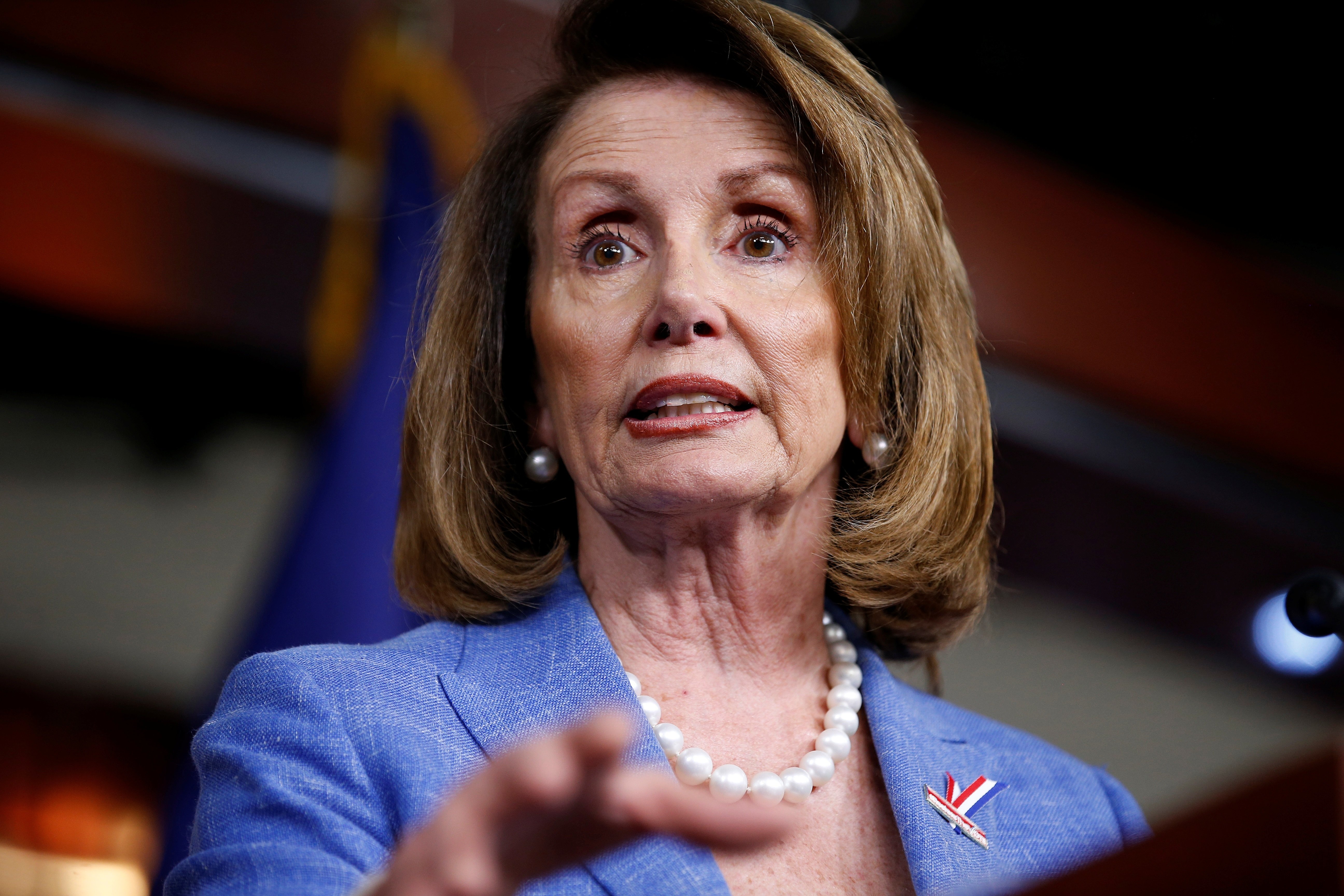 美国中期选举后，佩洛西是去还是留？