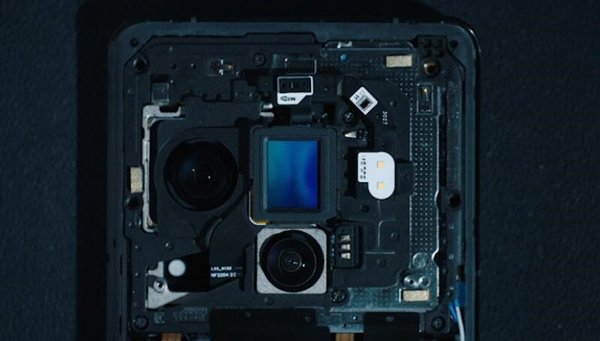 小米12S Ultra装上徕卡相机镜头 员工:成本惊人