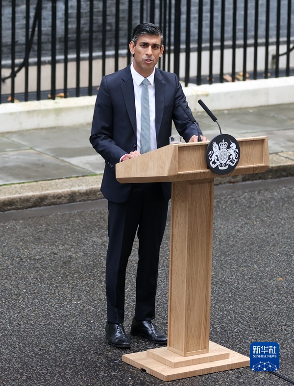 苏纳克是英国历史上首位亚裔首相,也是百年来最年轻的首相
