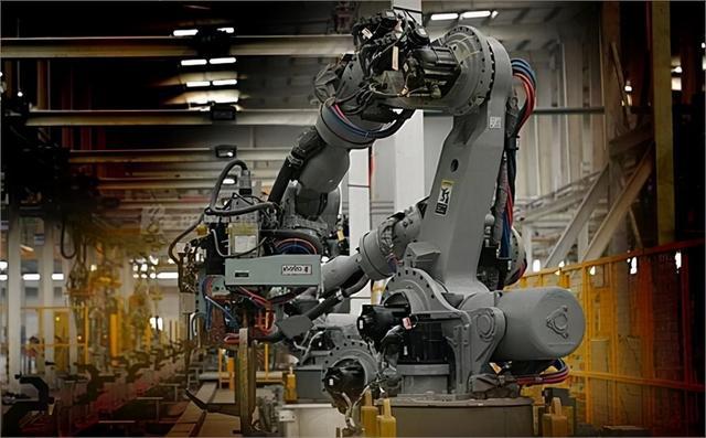 图为工业机器人
