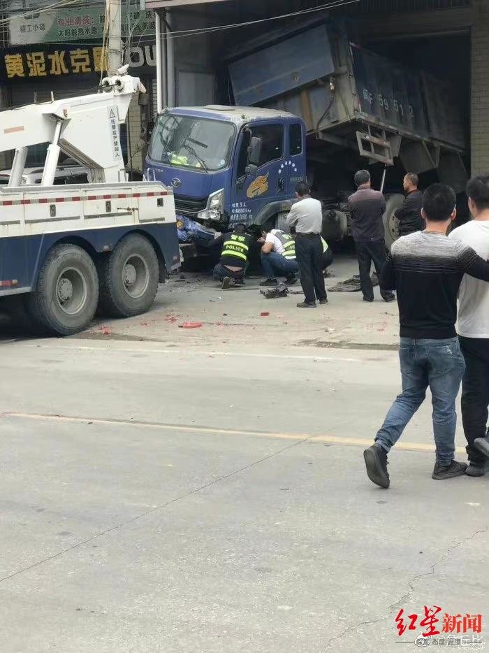 ↑车祸现场 图据车主亲属微博