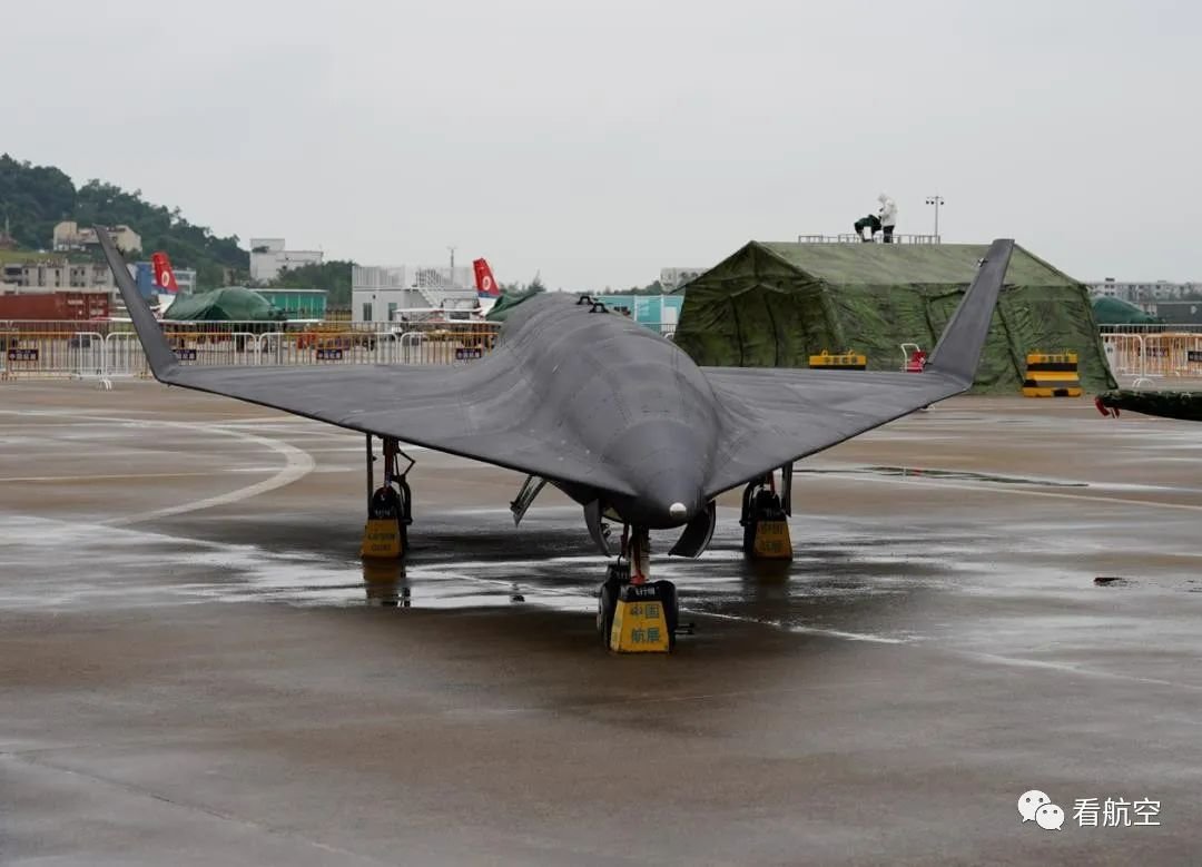 无侦8等闪亮航展，临近空间飞行器近年为何大热？_凤凰网, image size:1080x779