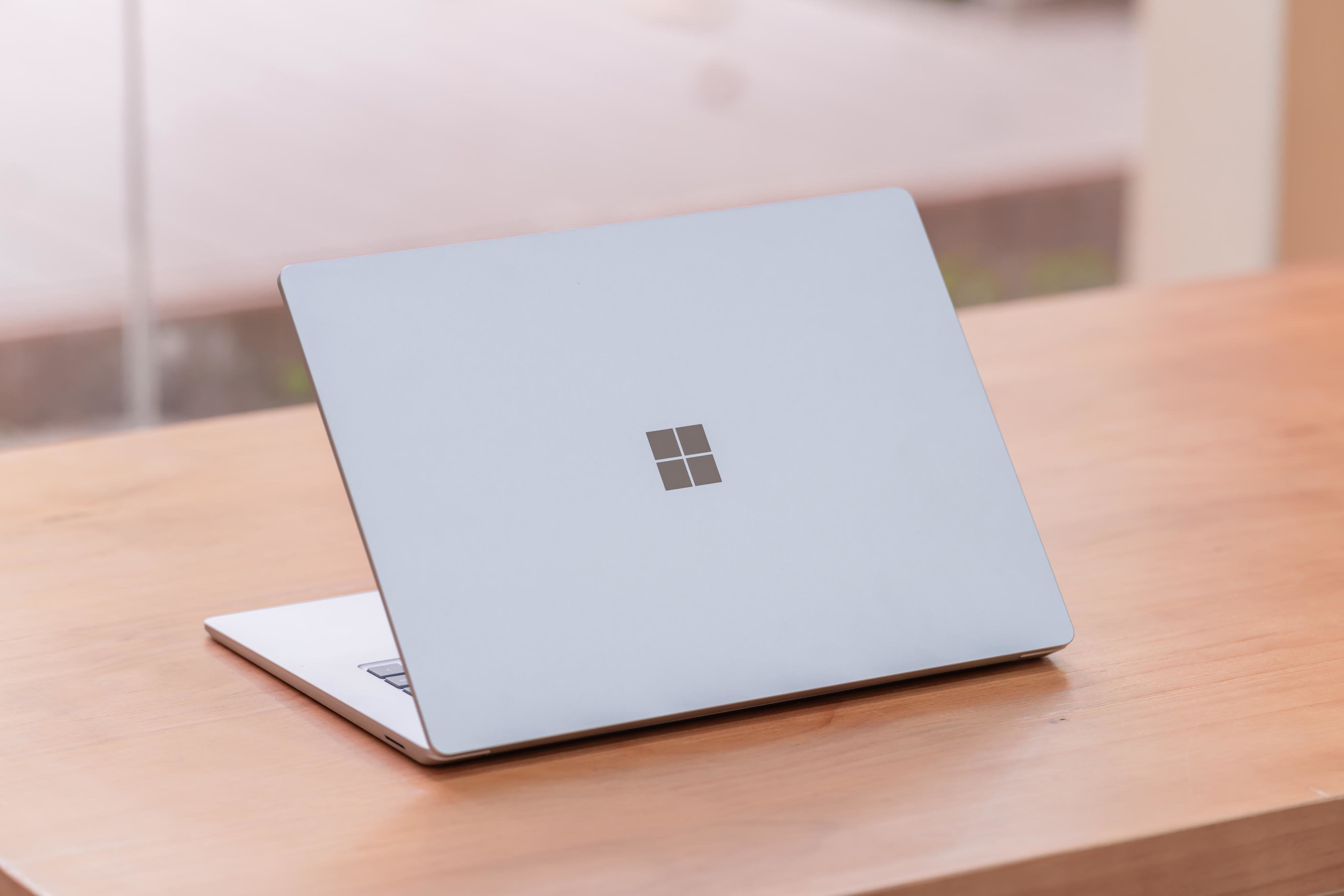 Surface Laptop 5：模具延续经典，配置常规升级，性能表现亮眼