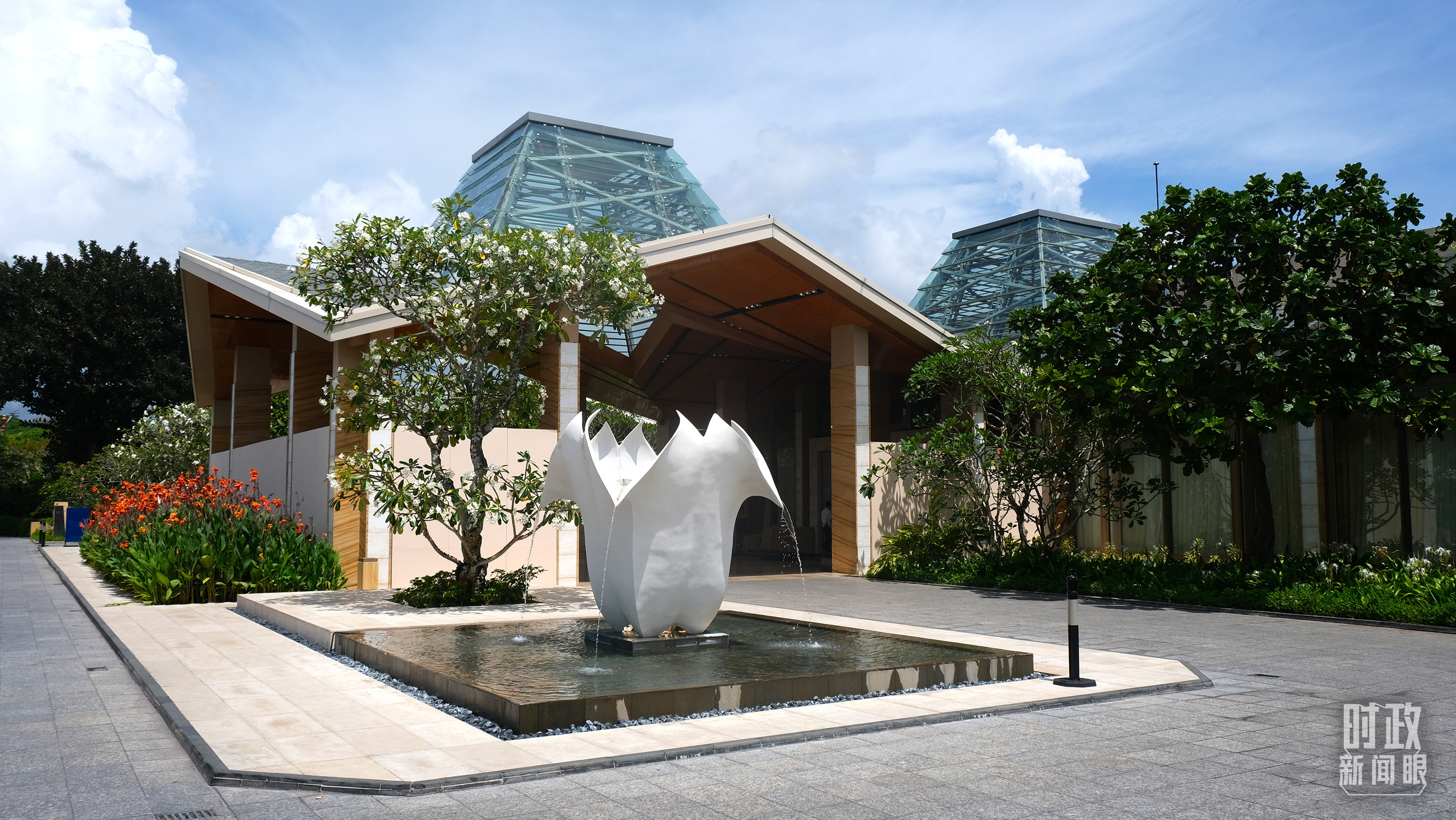 △中美元首举行会晤的会议楼。（总台央视记者刘琦拍摄）