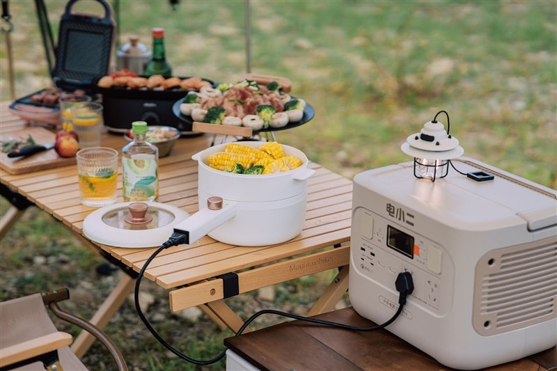 有它户外用电更安心!电小二自主研发户外电源800Pro评测:双快充1.7小时就满血