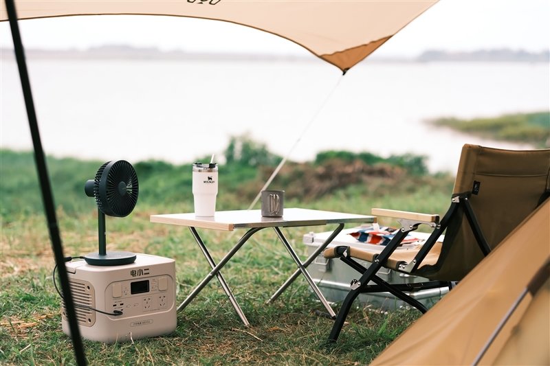 有它户外用电更安心!电小二自主研发户外电源800Pro评测:双快充1.7小时就满血