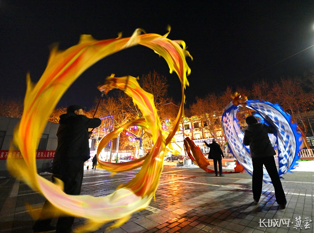 高清组图平山欢乐闹元宵一夜鱼龙舞