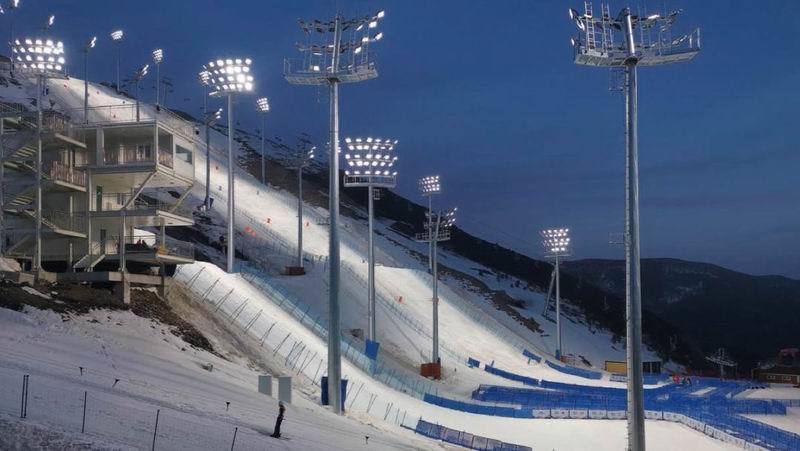 云顶滑雪公园赛道2月7日,北京冬奥会单板滑雪男子坡面障碍技巧决赛在