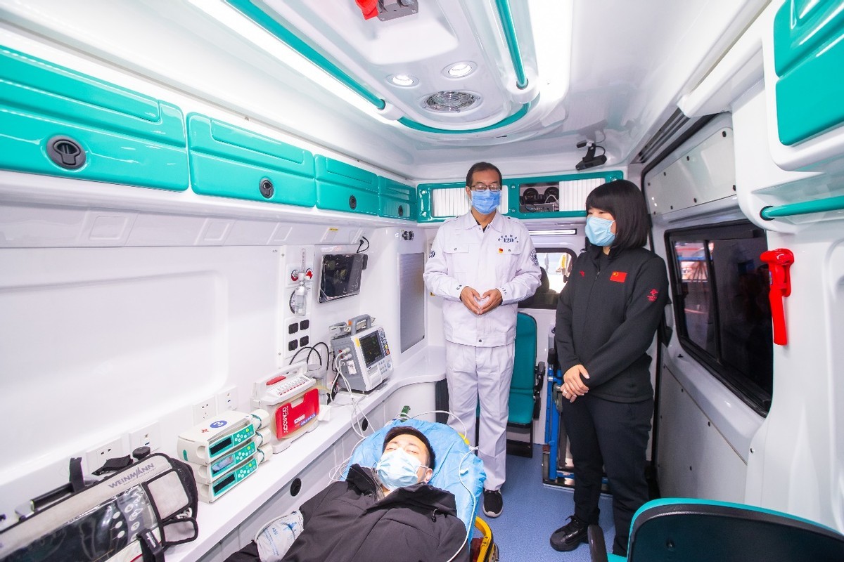 在北京冬奥会另一赛区张家口赛区,转诊医院使用的救护车则装备了迈瑞