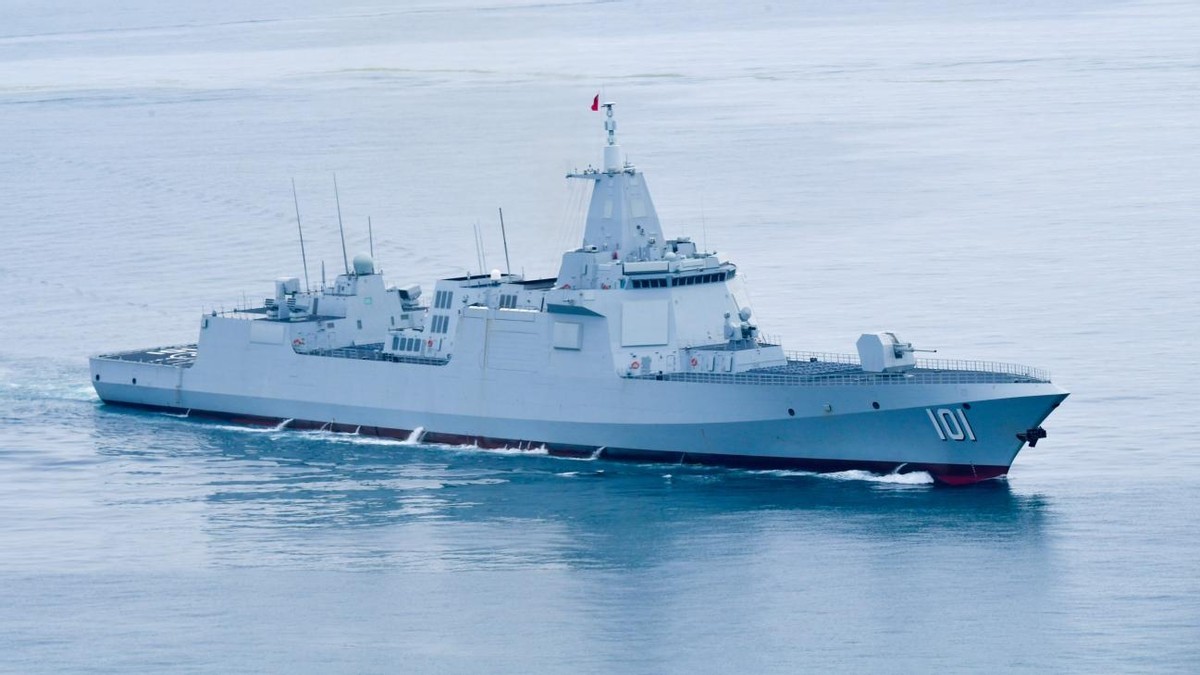 重要征兆055拉萨舰完成演练中国航母编队最强形态即将现身
